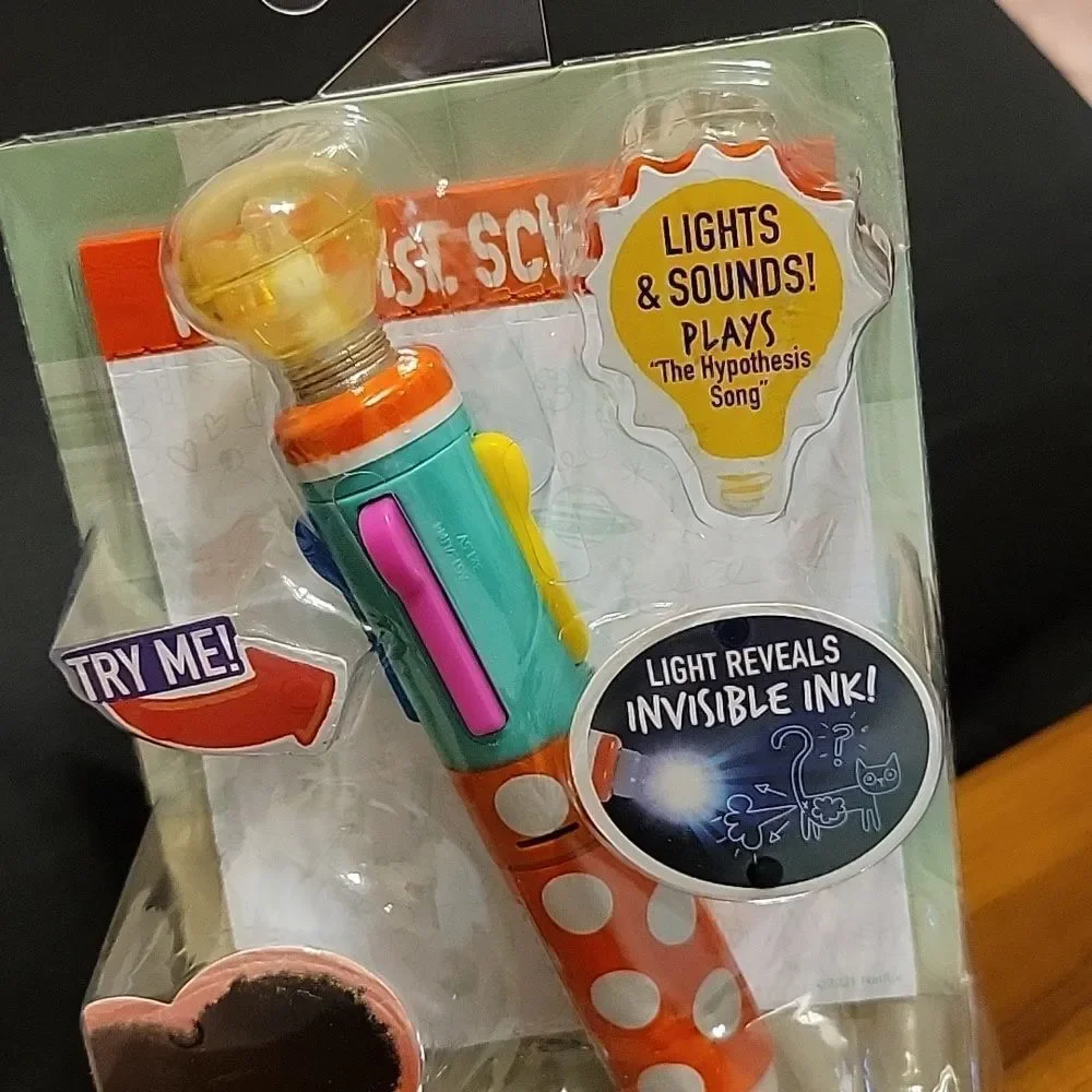 ADA Twist Scientist Light & Reveal Pen & Notebook